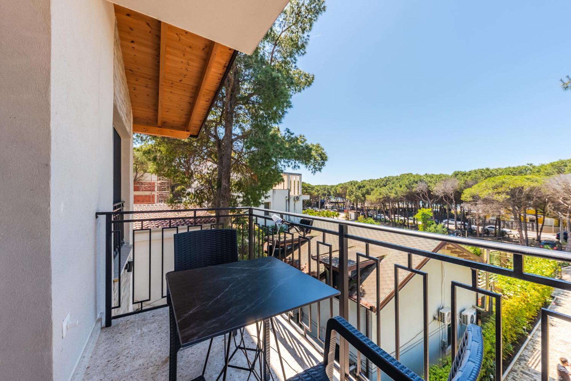 Beni'S Villa Apartments By Ps Golem  Exterior photo