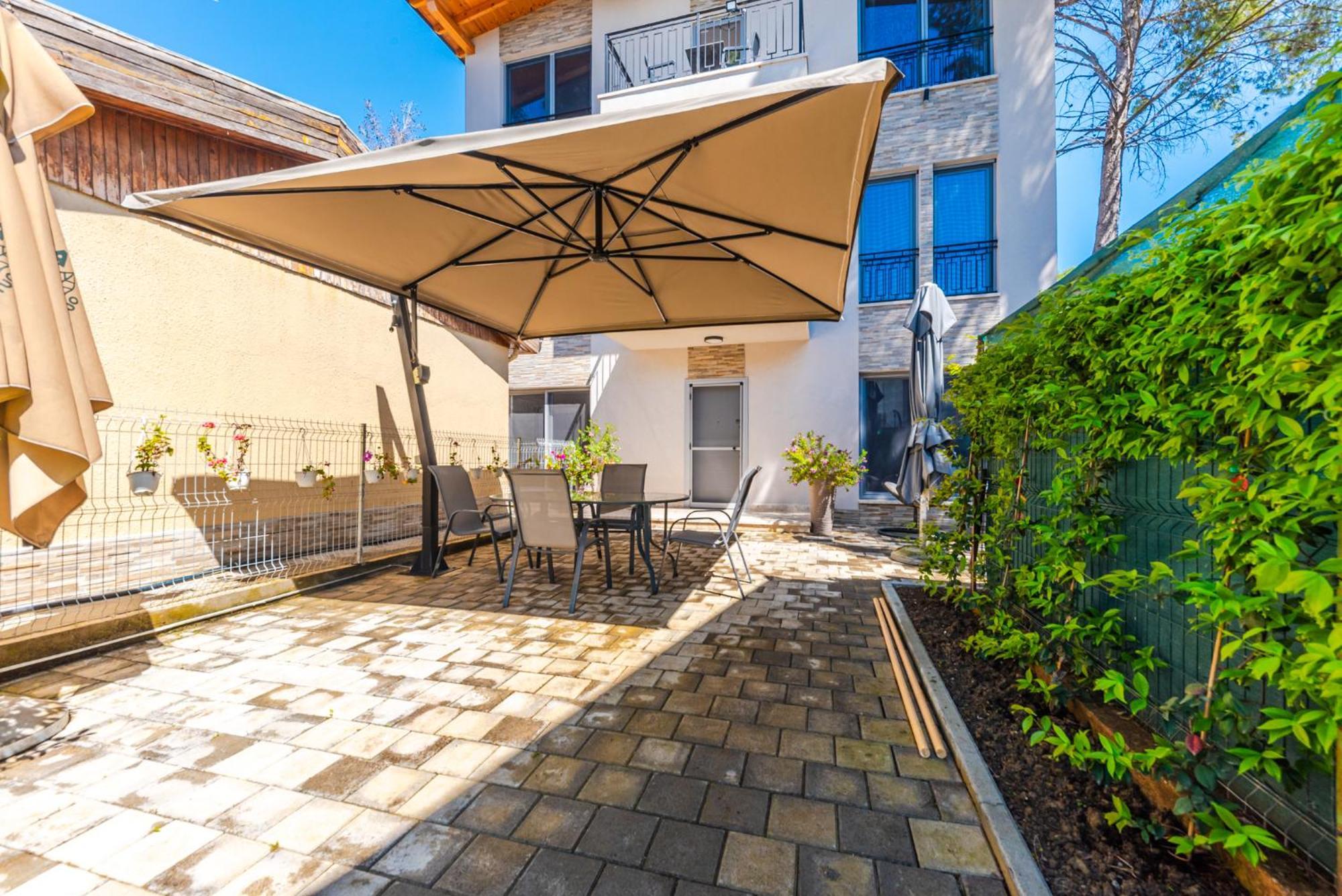 Beni'S Villa Apartments By Ps Golem  Exterior photo